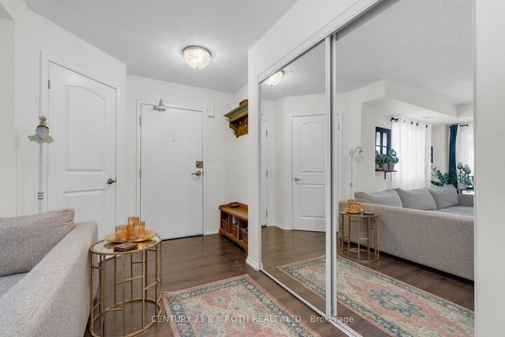 Property Photo:  19 Cheltenham Road 4  ON L4M 0E7 