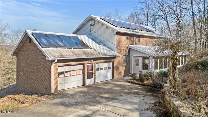 Property Photo:  704 River Road  TN 37642 