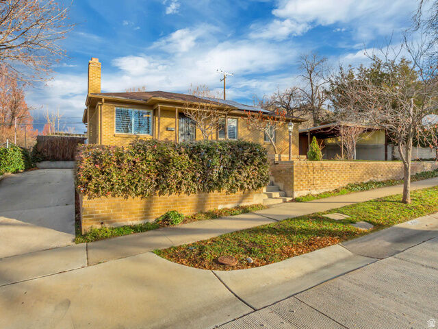 Property Photo: 2567 E Simpson Ave UT 84109