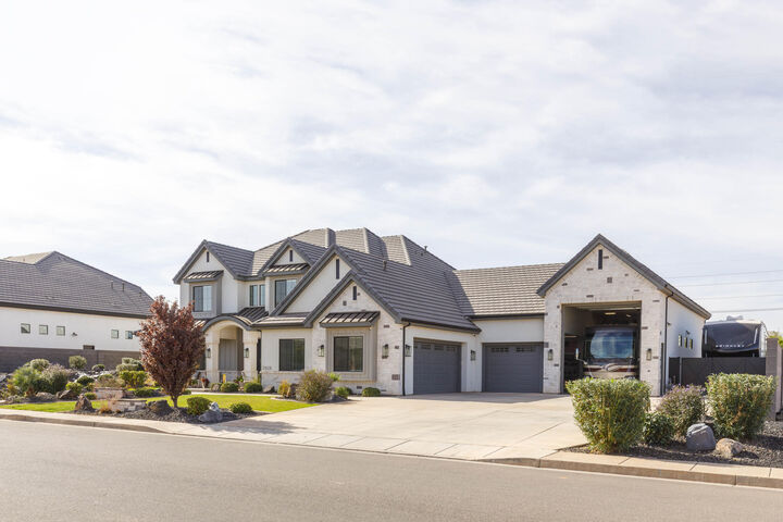 Property Photo:  2928 S Farmland Dr  UT 84780 