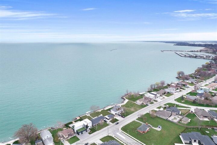 Property Photo:  200 Robson Road Lots 1 &Amp 2  ON N8H 5R1 