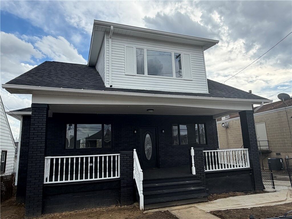 Property Photo:  1028 Broad  PA 15012 