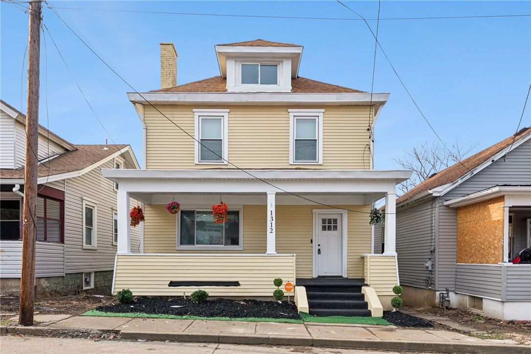 Property Photo:  1312 Ross St  PA 15132 