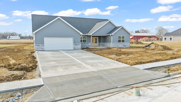 Property Photo:  2650 Pleasant View Drive  OH 45373 