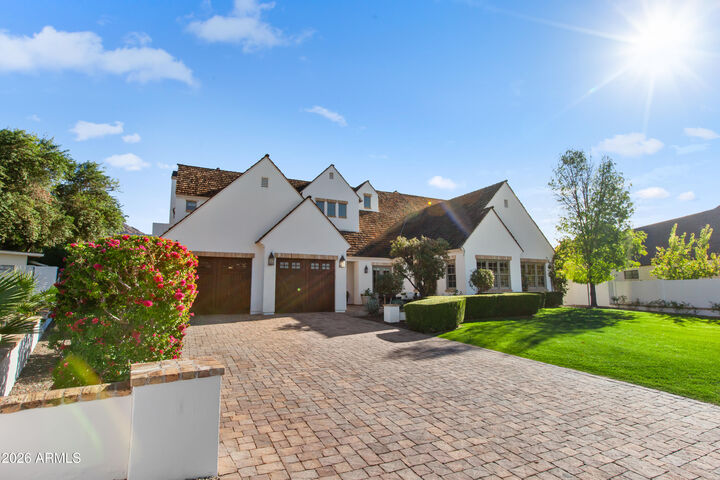 Property Photo:  4909 N 45th Place  AZ 85018 