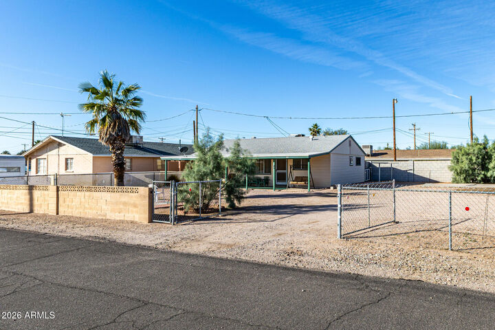 Property Photo:  700 N Victory Drive  AZ 85120 