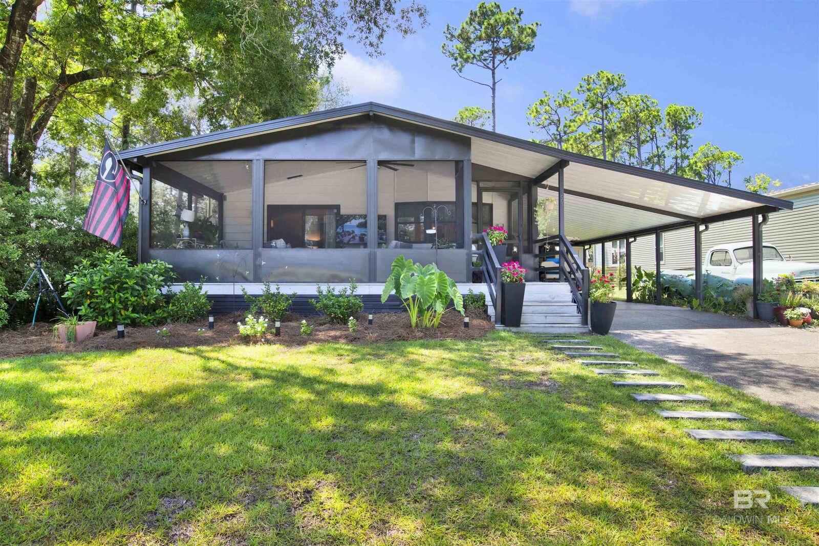 Property Photo: 1661 Spanish Cove Drive AL 36549