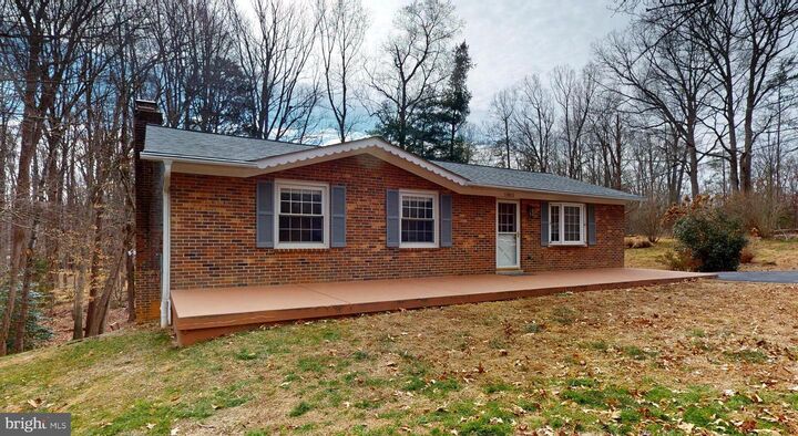 Property Photo: 11813 Cornwell Drive VA 20112