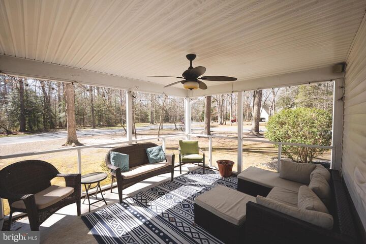 Property Photo: 1817 W Clear Lake Drive MD 21804