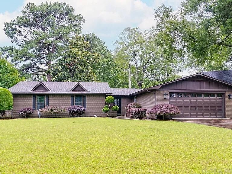 Property Photo:  11 Red Oak Drive  AR 72034 