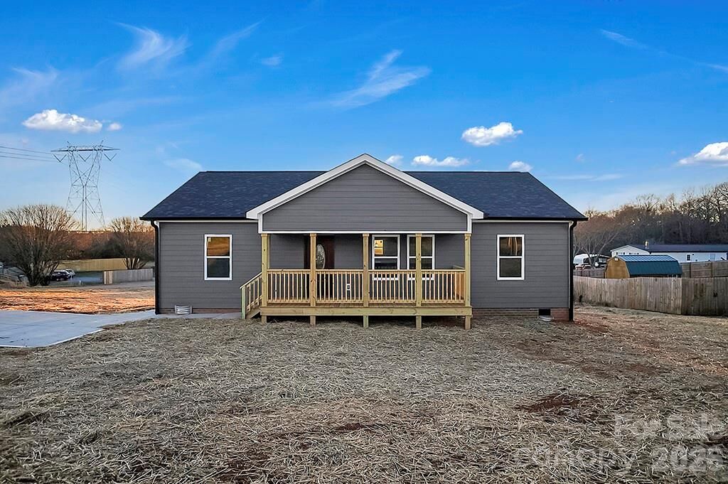 Property Photo:  106 Quail Meadow Road  NC 28150 