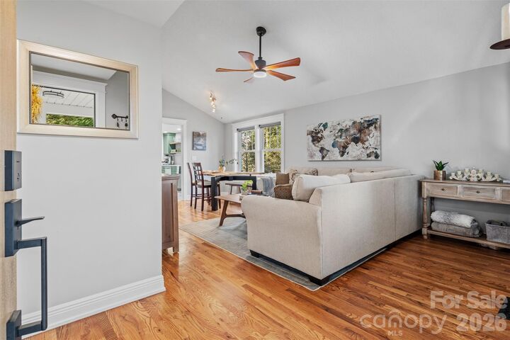 Property Photo: 32 Youngs Cove Road NC 28715