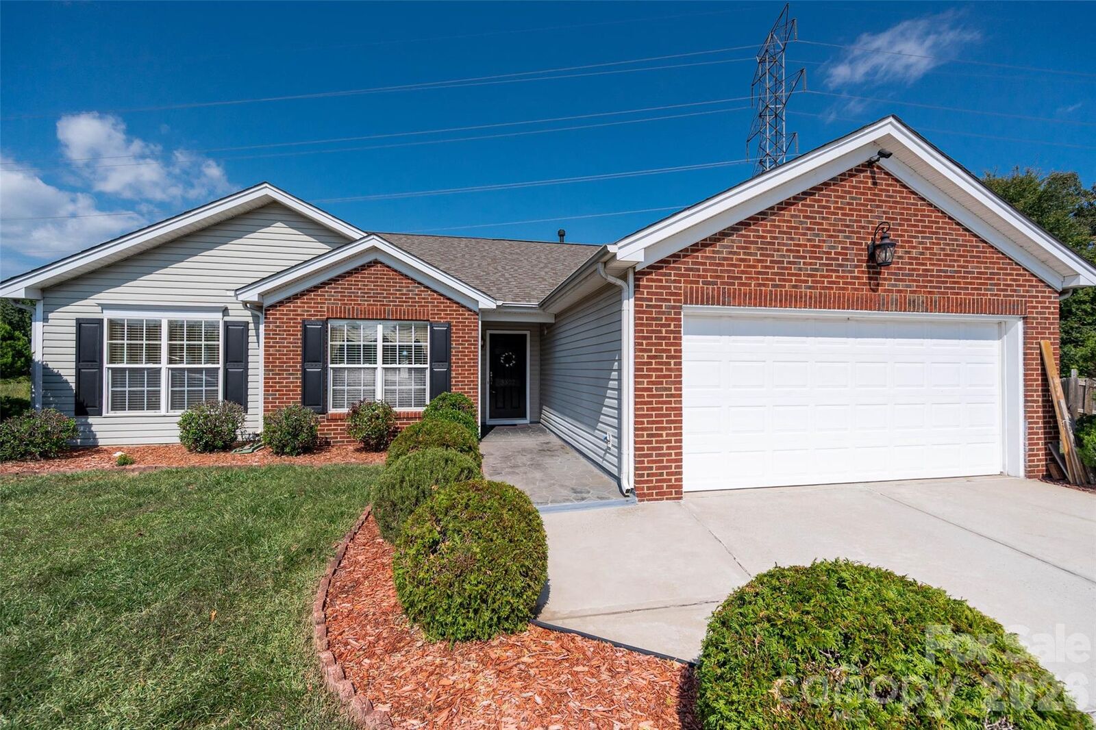 Property Photo: 3327 Covelo Court NC 28262