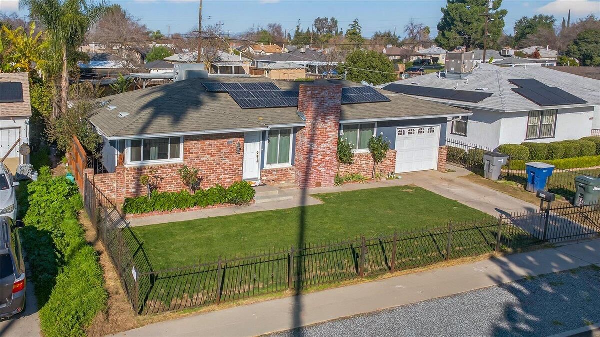 Property Photo:  1524 W Fountain Way  CA 93705 