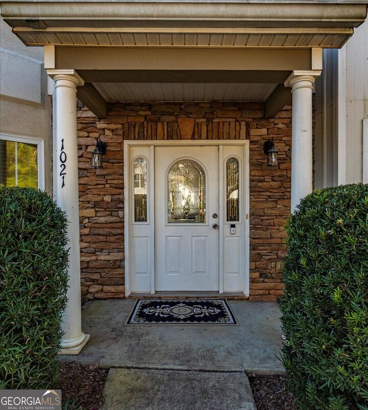 Property Photo:  1021 Azalea Street  GA 30642 