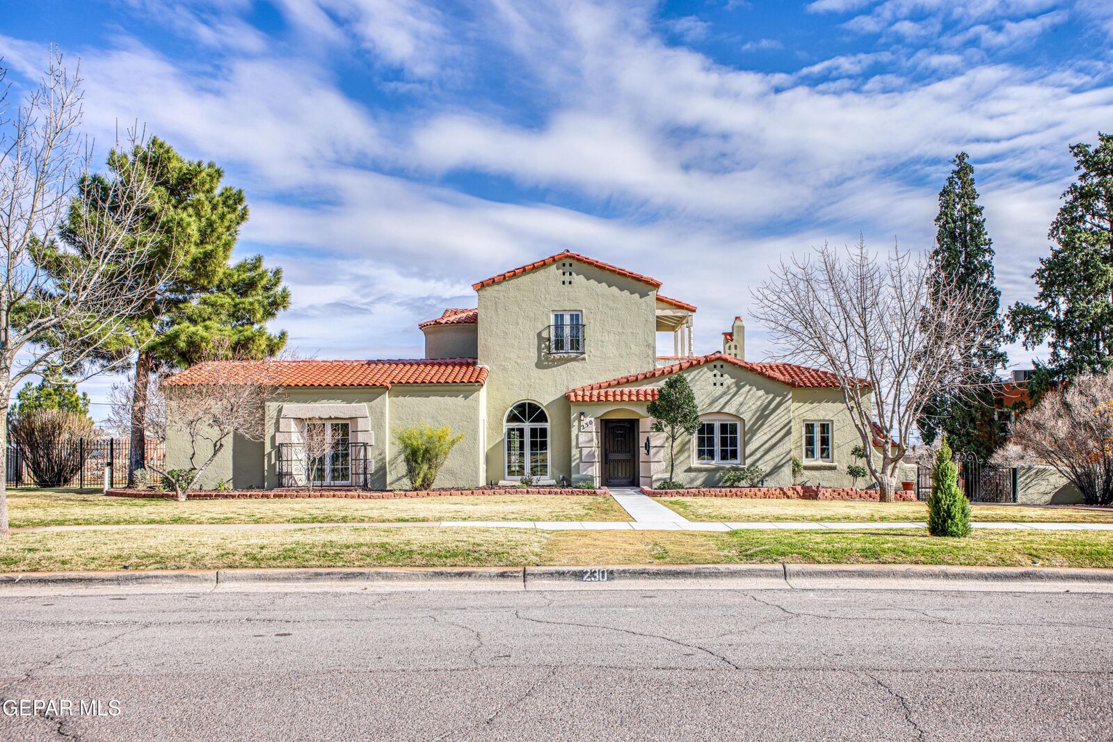 Property Photo:  230 Pennsylvania Place  TX 79903 