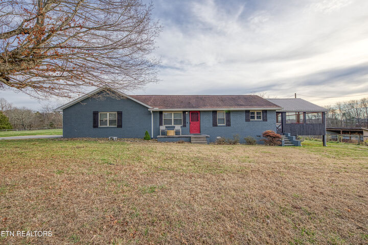Property Photo:  2415 Riddle Road  TN 37820 