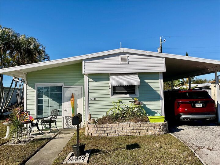 Property Photo:  6580 Seminole Boulevard 510  FL 33772 