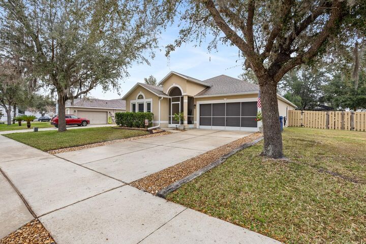 Property Photo:  1030 Tawny Eagle Drive  FL 34736 