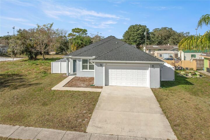 Property Photo:  142 Pineview Drive  FL 32765 