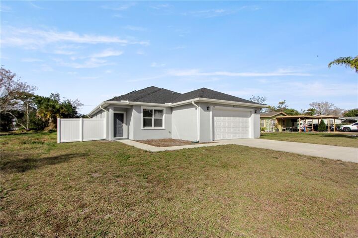 Property Photo: 142 Pineview Drive FL 32765