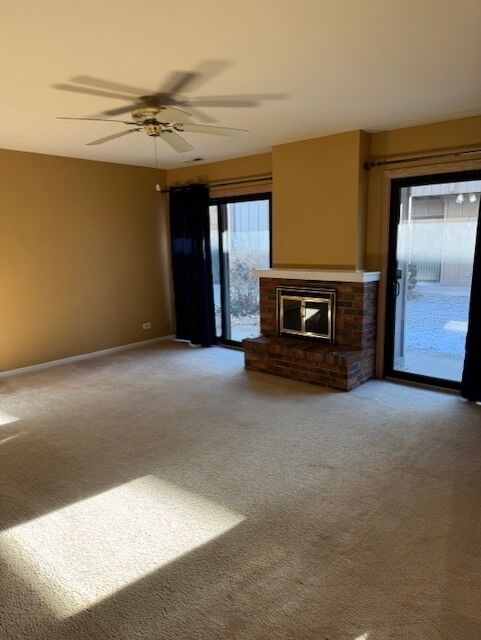 Property Photo:  2S405 Emerald Green Drive D  IL 60555 