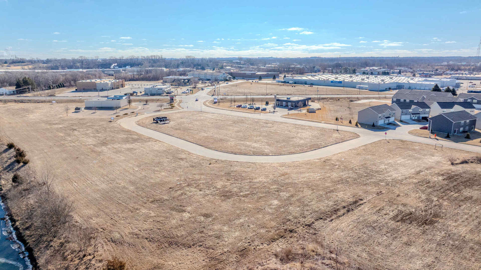 Property Photo:  2490 Lillian Way  IA 52732 