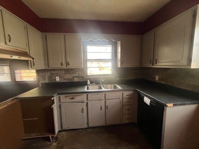 Property Photo:  1919 Logan Street  IL 62966 