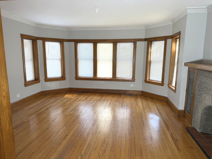 Property Photo: 1940 Wenonah Avenue IL 60402