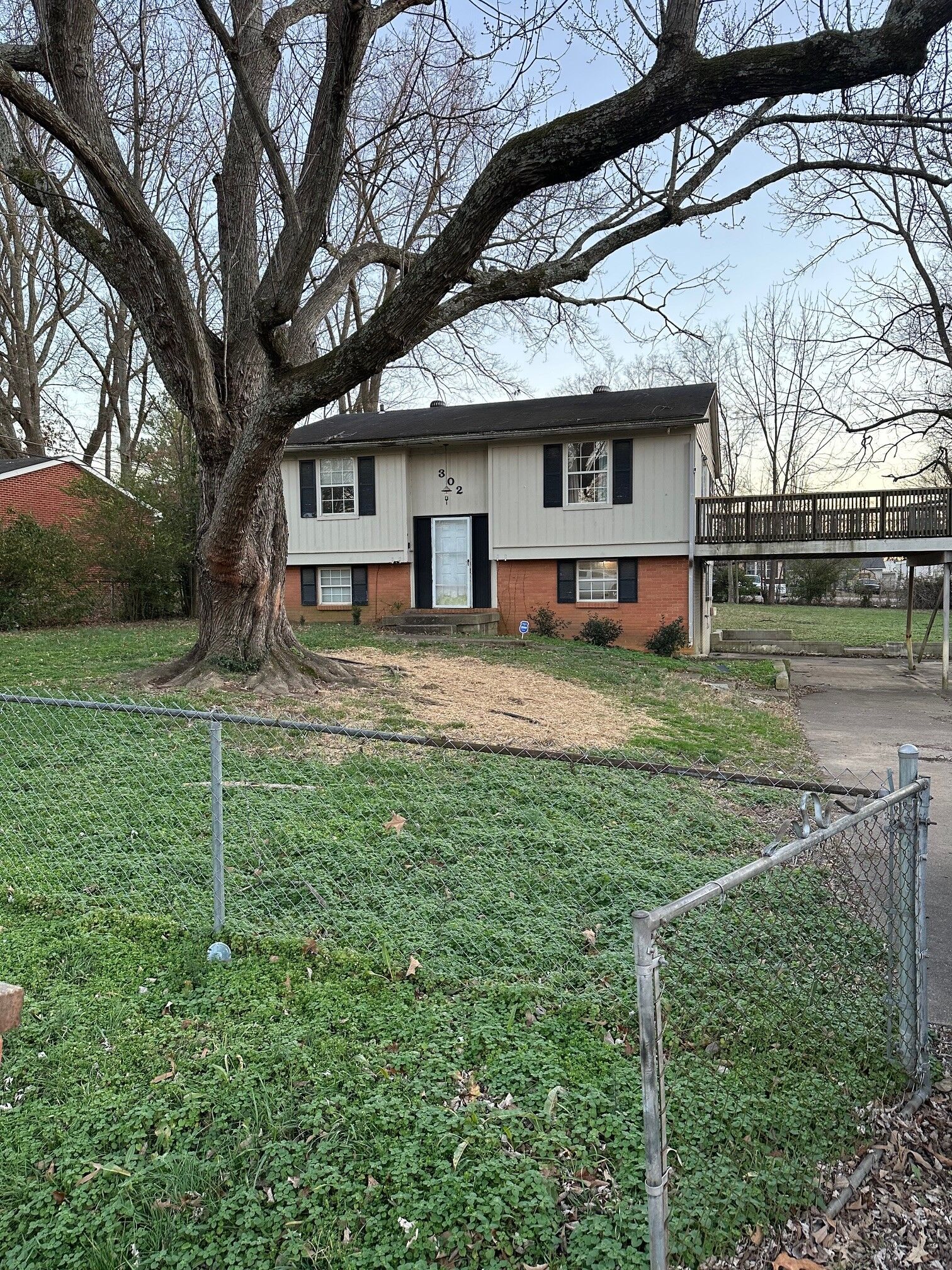 Property Photo:  302 Plantation Dr  TN 37042 