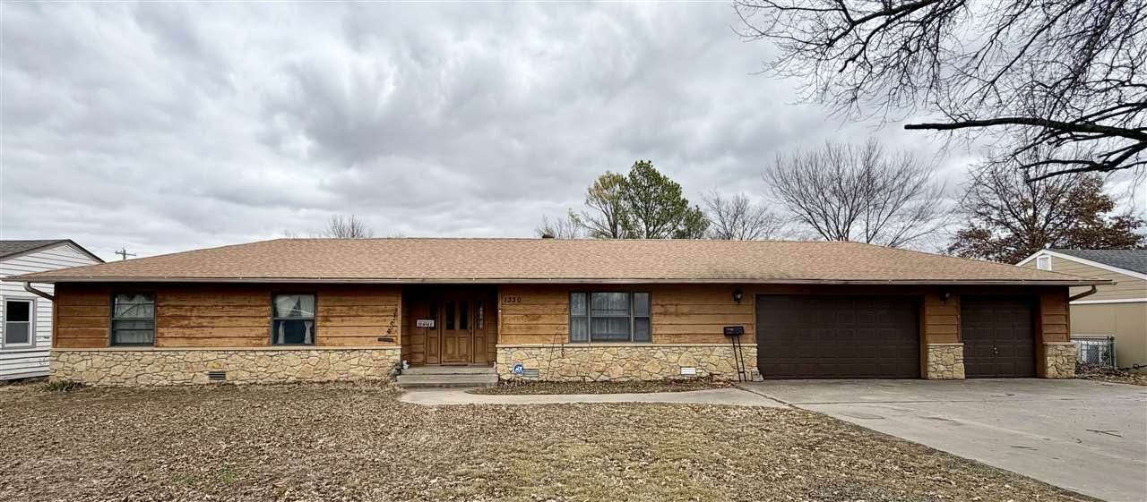 Property Photo:  1330 S 9th Street  OK 74631 