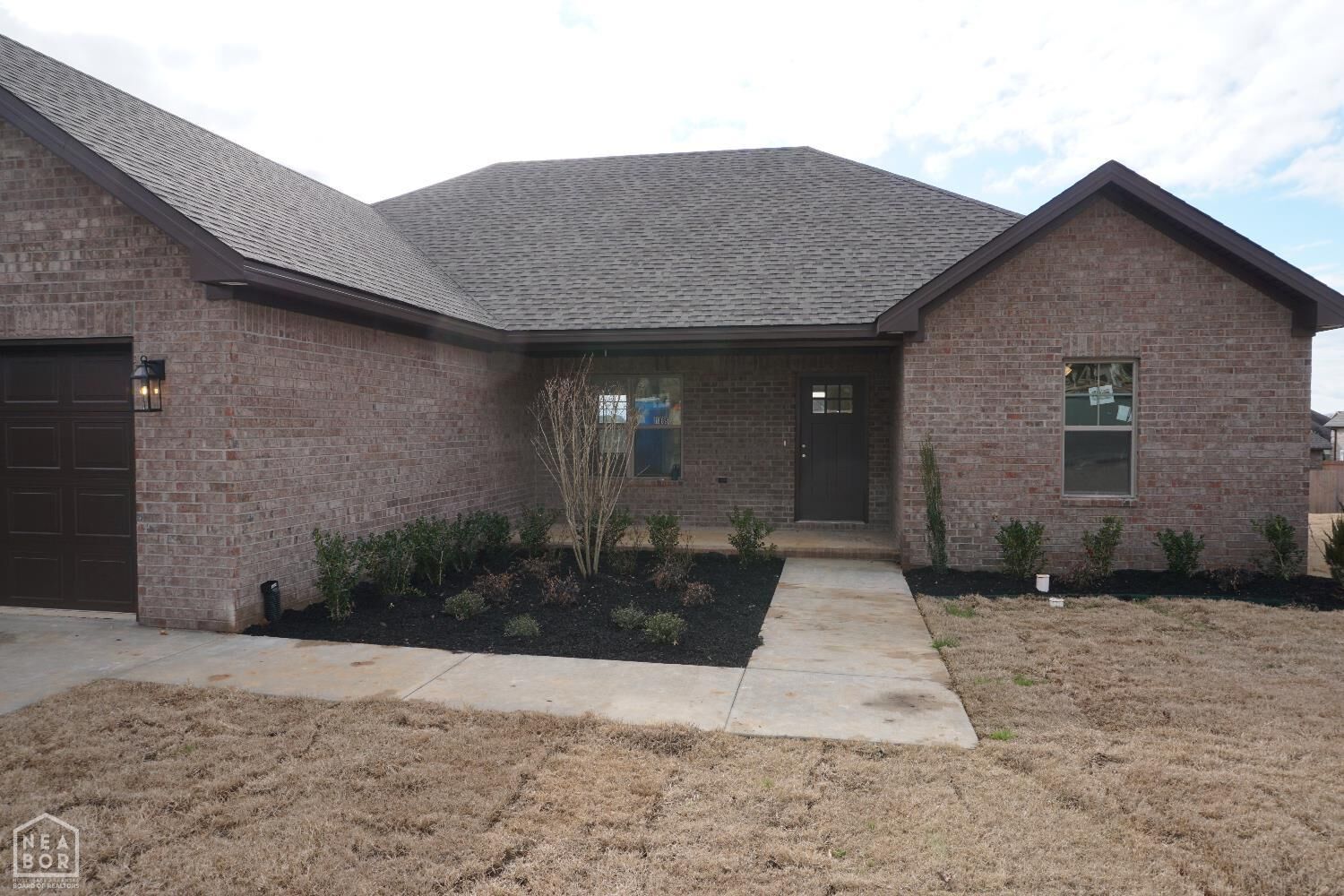 Property Photo:  1065 Mark Cir  AR 72404 