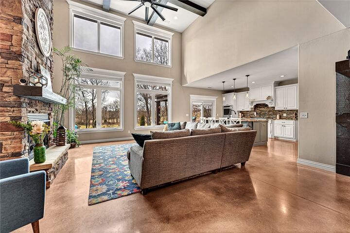 Property Photo: 425 NE Duke Hill Road AR 72713