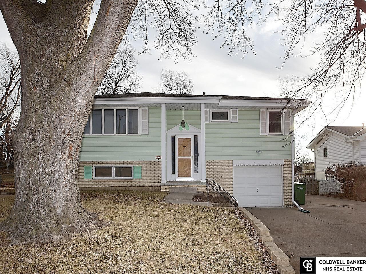 Property Photo:  7813 S 37th Street  NE 68147 
