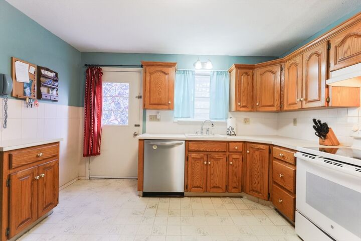 Property Photo:  25 Haven Street  MA 01757 