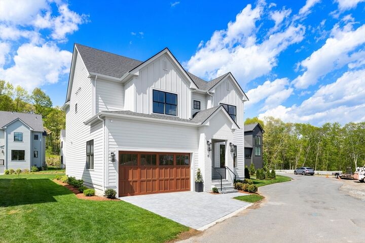 Property Photo:  8 Common Court 8  MA 02421 