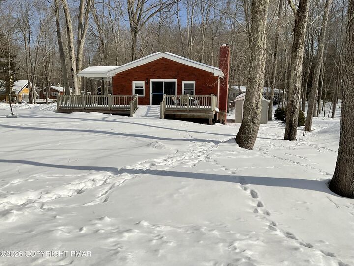 Property Photo: 302 Viho Court PA 18347