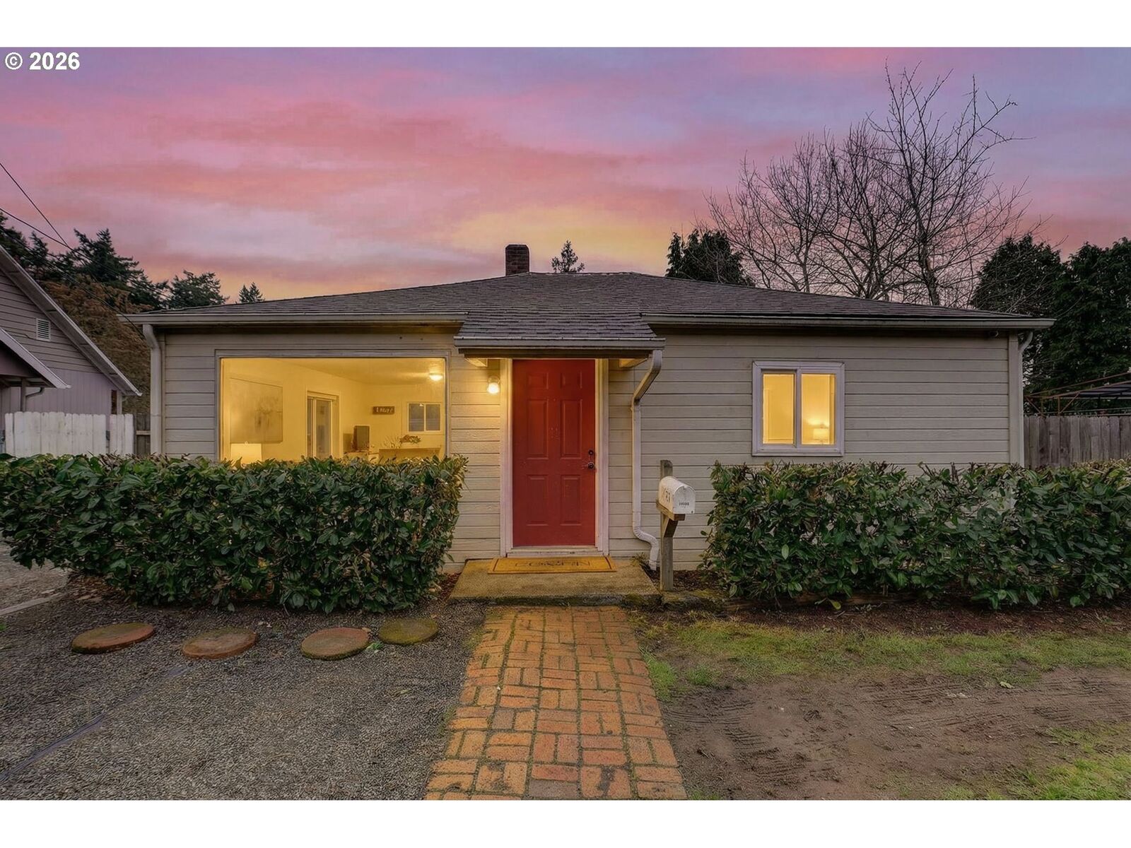 Property Photo:  3109 E Mill Plain Blvd  WA 98661 
