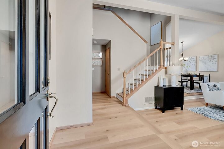 Property Photo:  10825 NE 62nd Street  WA 98033 