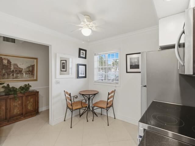 Property Photo:  2615 NE 1st Court 106  FL 33435 