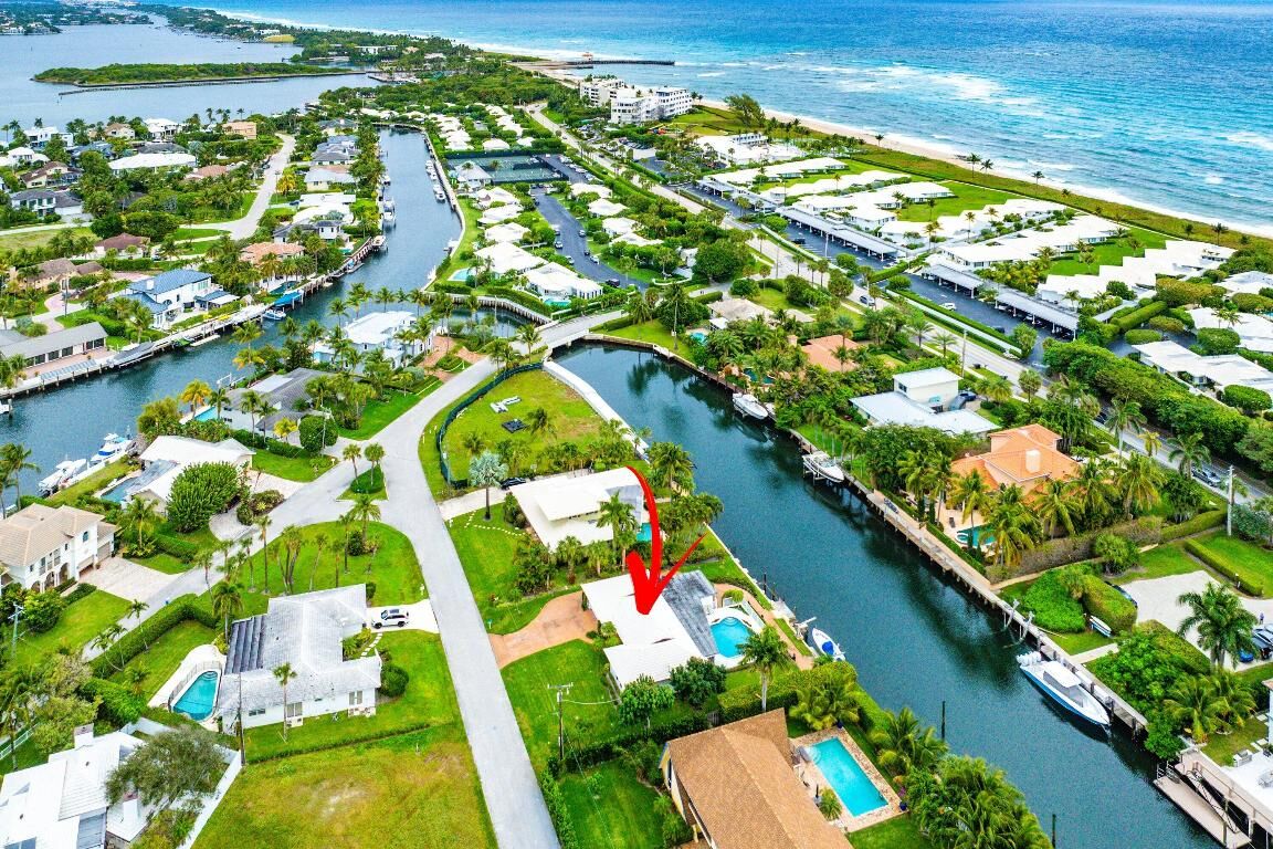Property Photo:  23 Sabal Island Drive  FL 33435 