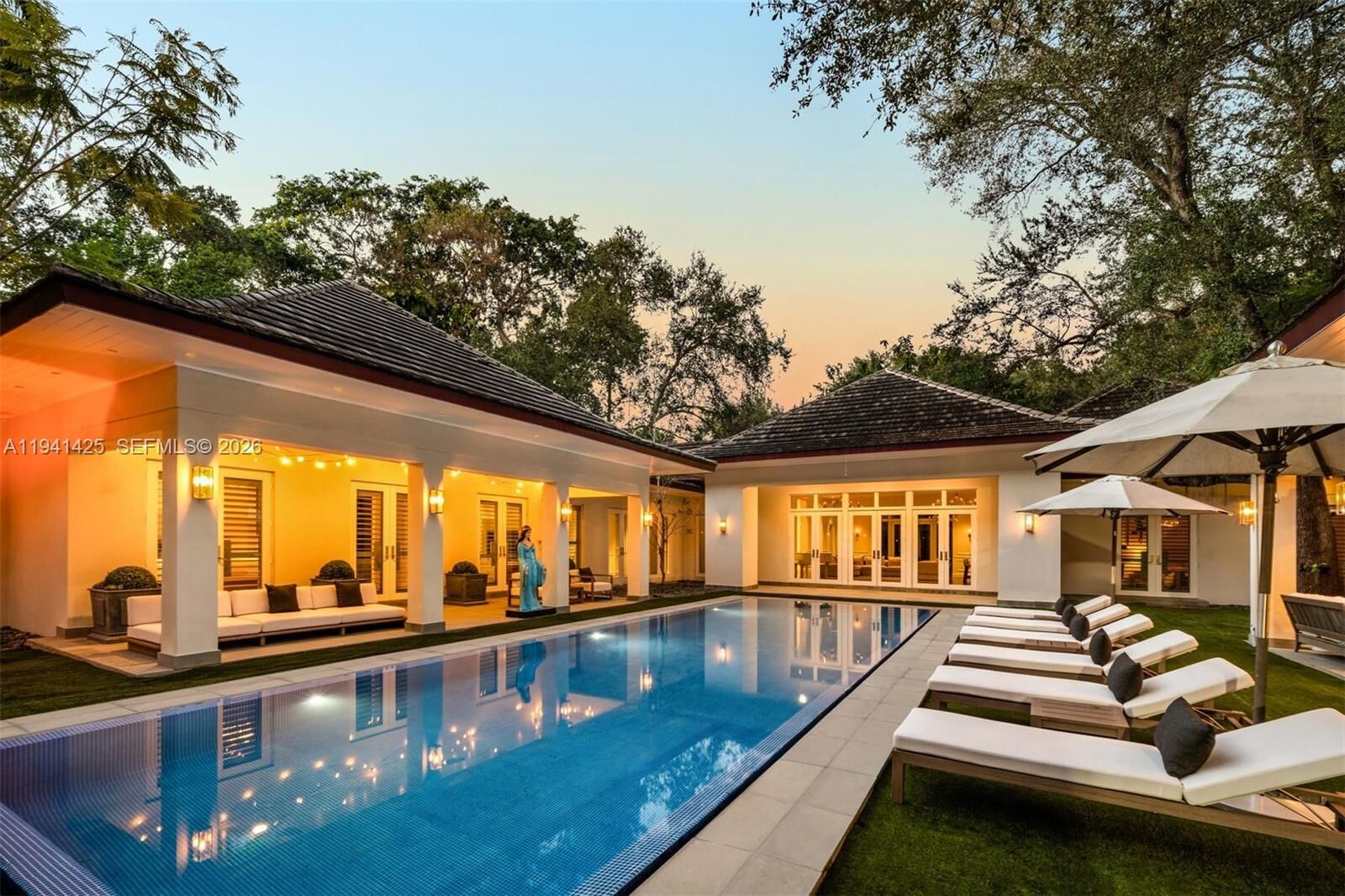 Property Photo:  4100 Kiaora St  FL 33133 