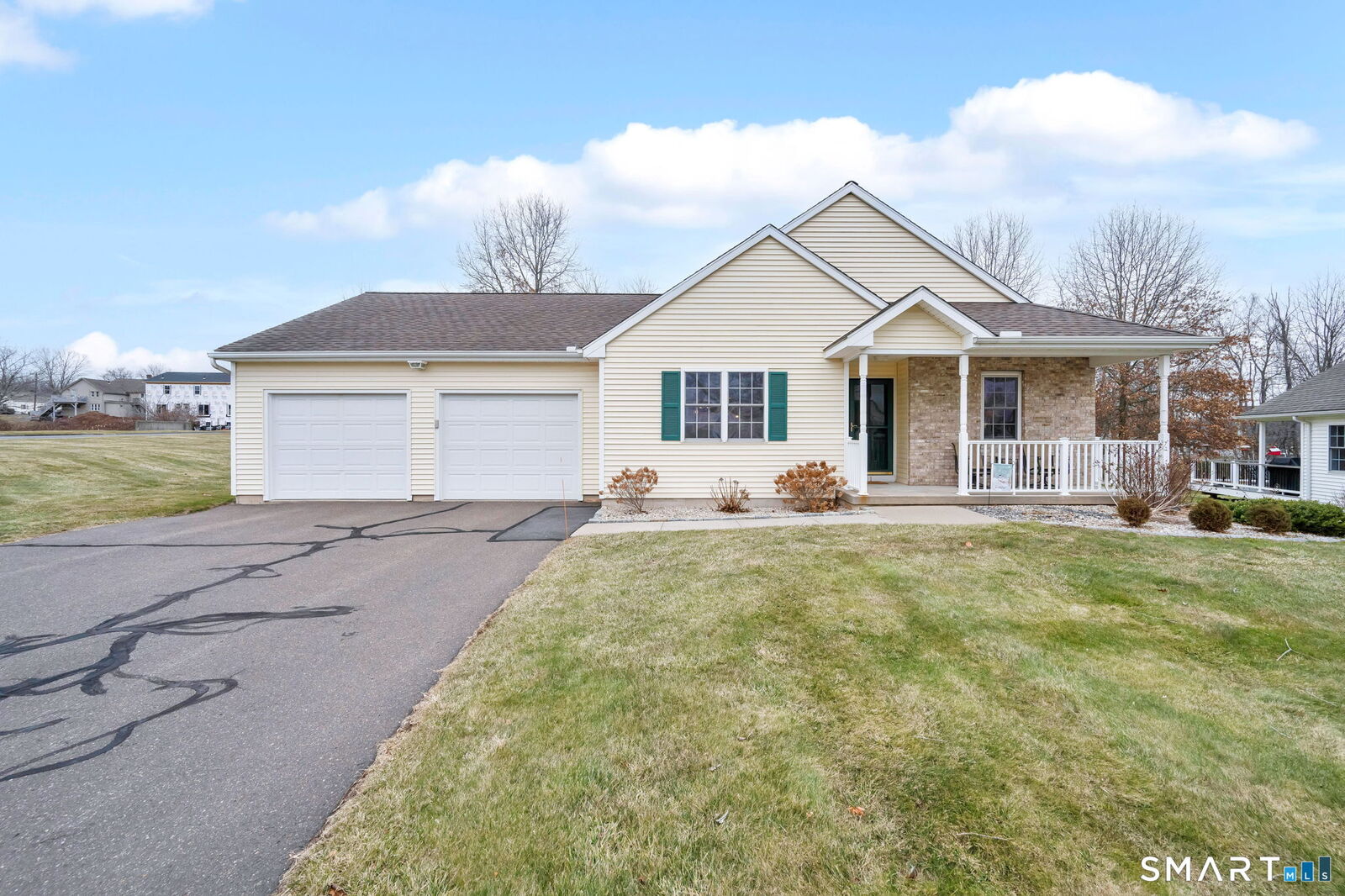 Property Photo:  1 Farm Brook Lane 1  CT 06066 