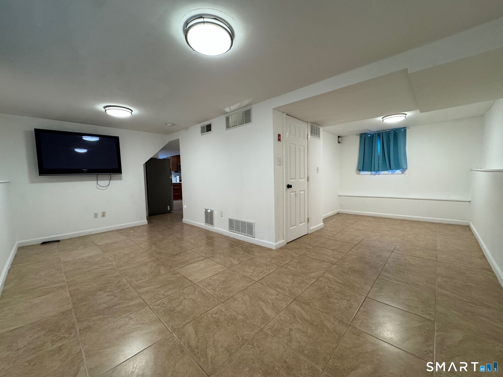Property Photo:  547 B Laurel Street B  CT 06512 