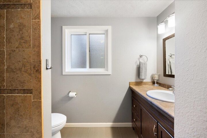 Property Photo:  2417 E 35th Ave  WA 99223 