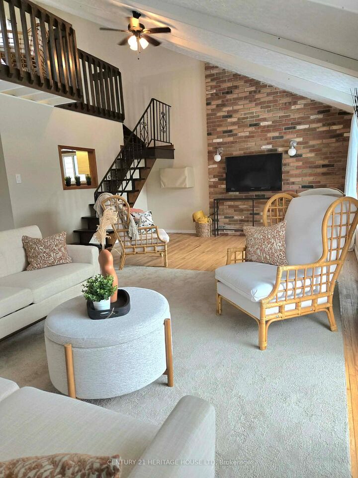 Property Photo:  48 Luton Crescent  ON N5R 5R7 