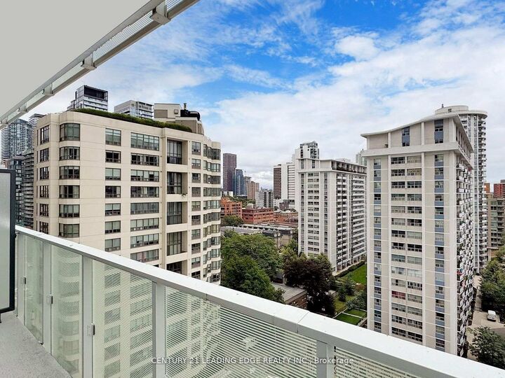 Photo de la propriété: 501 Yonge Street 1009 ON M4Y 0G8