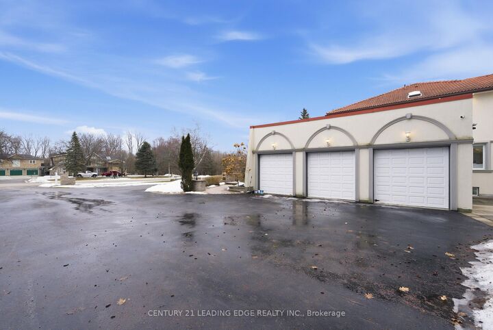 Property Photo:  10 Bunting Court  ON L1T 3S5 