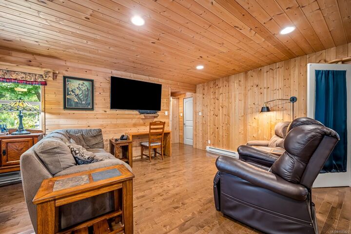 Property Photo: 1415 Baikie Rd BC V0R 1T0