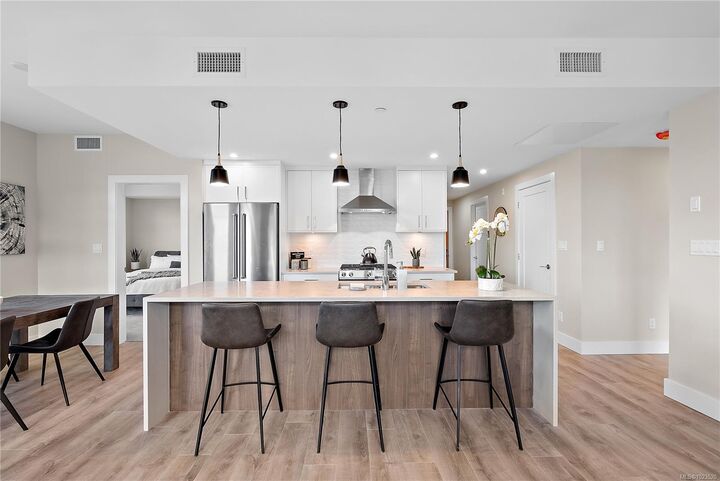 Property Photo:  2520 Hackett Cres 309  BC V8M 0C5 